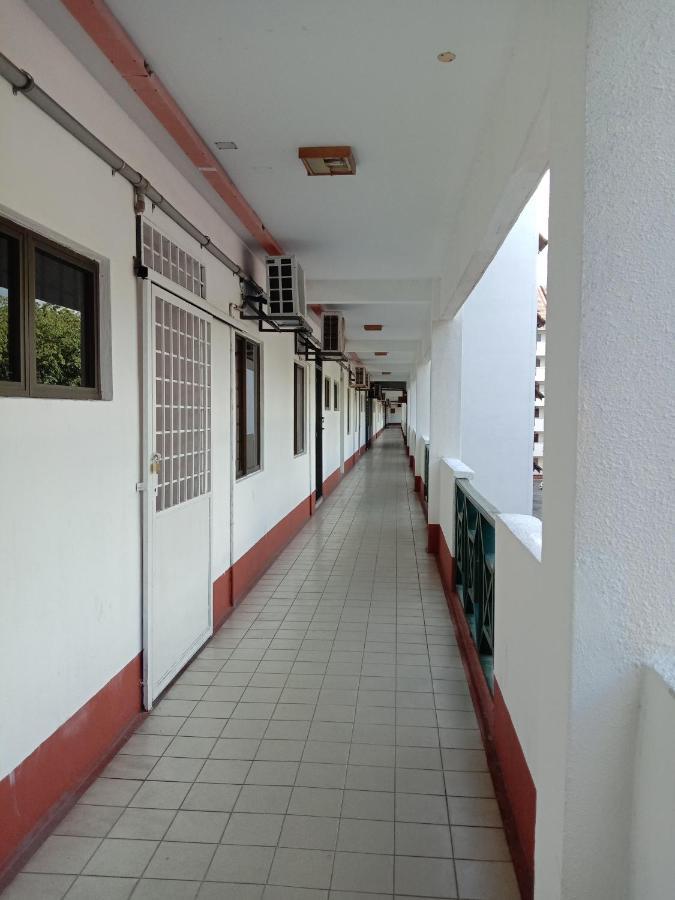 Apartment Islam Bayu Beach Pd Port Dickson Exterior photo