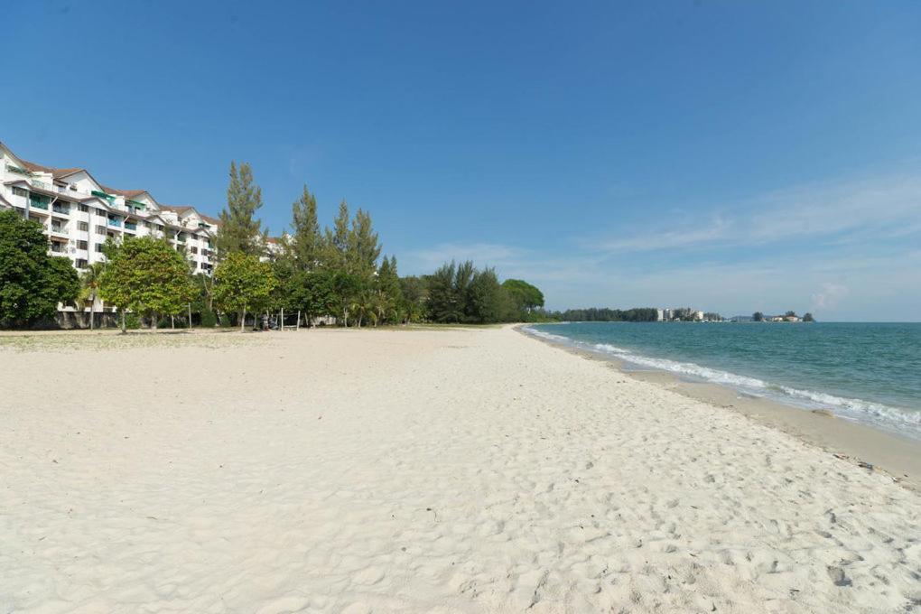 Apartment Islam Bayu Beach Pd Port Dickson Exterior photo