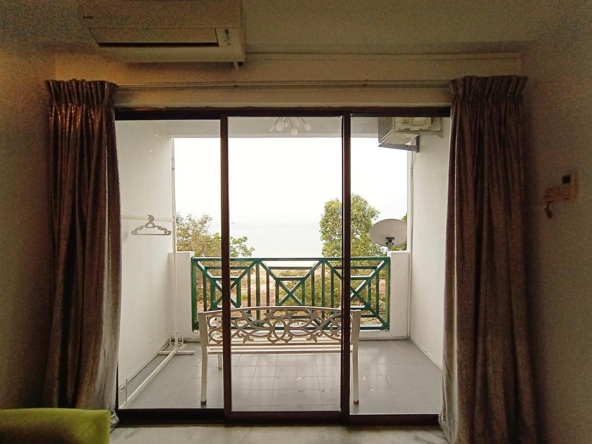 Apartment Islam Bayu Beach Pd Port Dickson Exterior photo