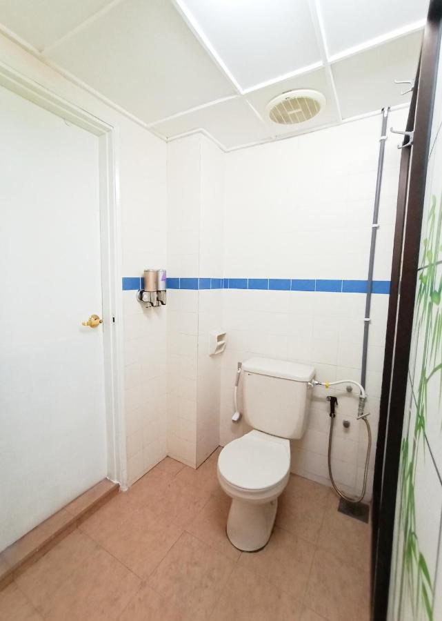 Apartment Islam Bayu Beach Pd Port Dickson Exterior photo